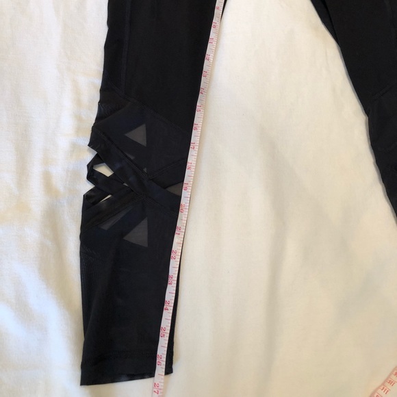 Victoria Sport - Knockout Black Leggings - Picture 2 of 7